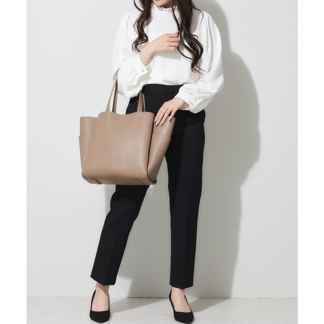 モニカ MONICA 収納いっぱいA4トート （グレージュ） - ファッション