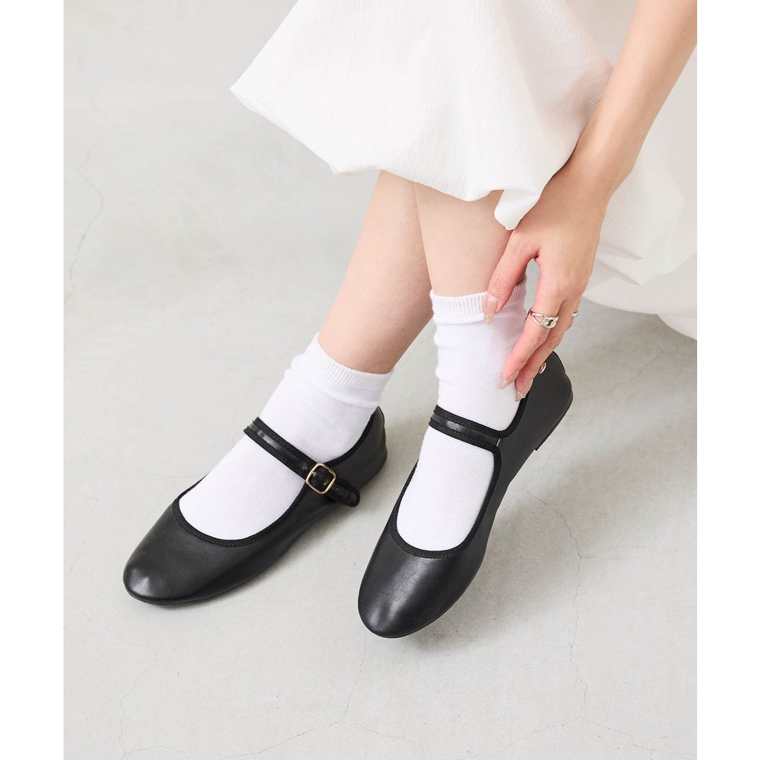 メヌエ Menue ふわカル ストラップ バレエシューズ（1020ブラックpu