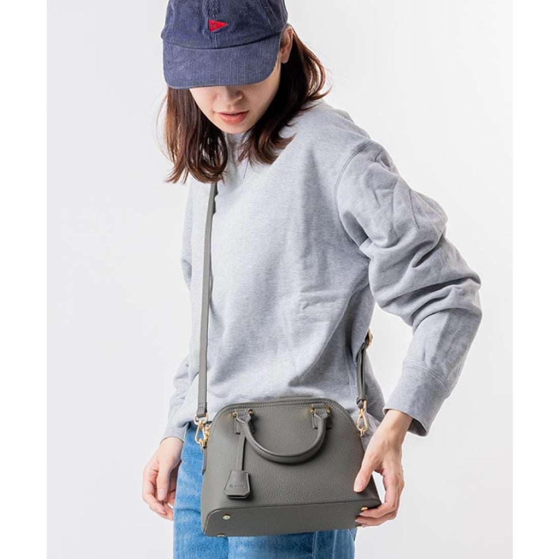 MURA シュリンクレザー ショルダーベルト付き ダブルファスナー ミニ