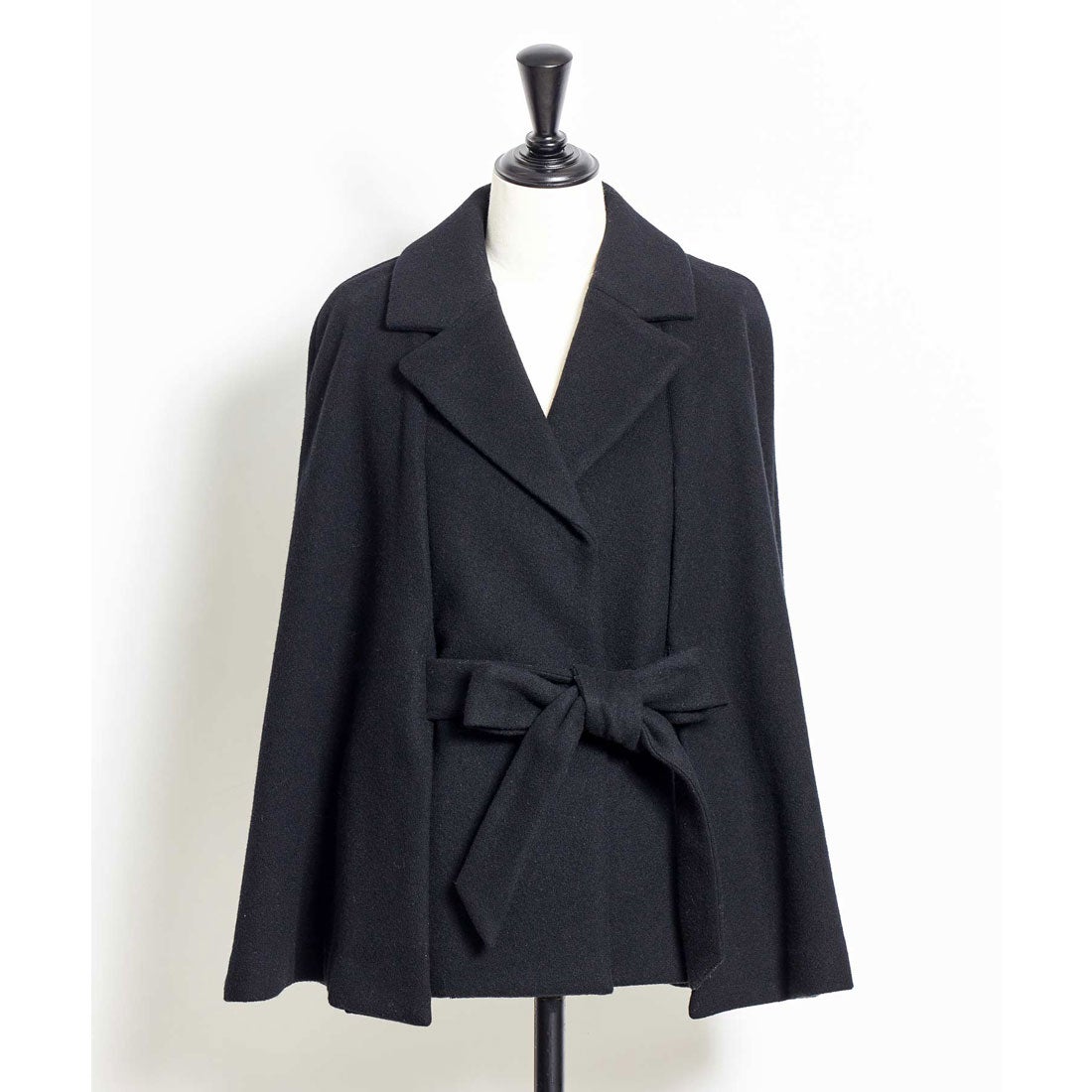 ノエラ NOELA ファースリットケープコート （ブラック） -靴