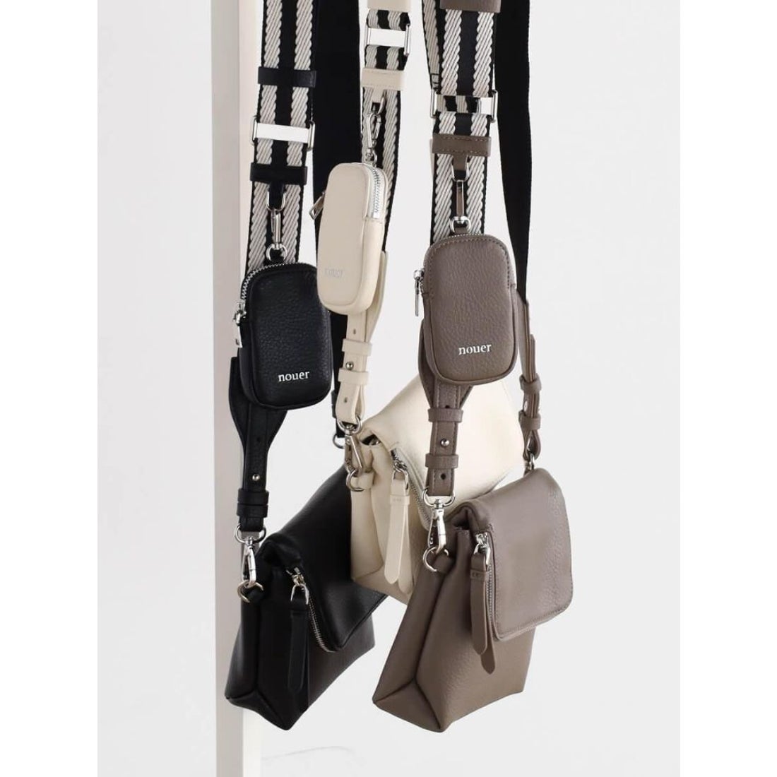 ヌエール nouer ボトムエンボスショルダーバッグ （グレージュ） -靴