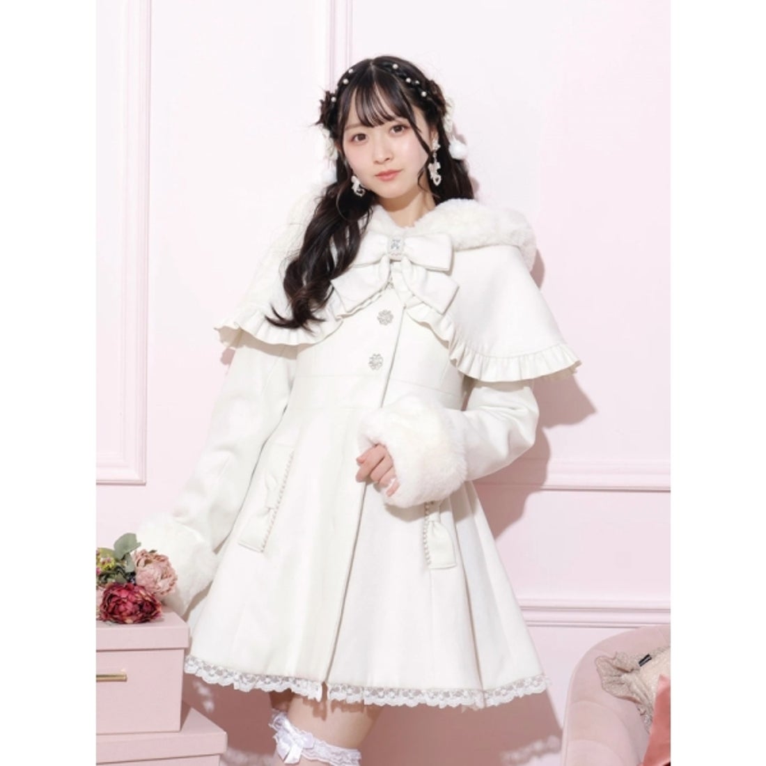 ノエミー NOEMIE ドーリーフードケープフレアコート （オフホワイト