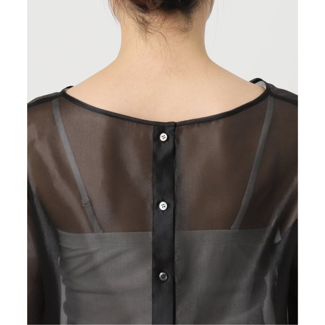 ノーブル NOBLE パールシアープリーツカフスブラウス （ベージュ