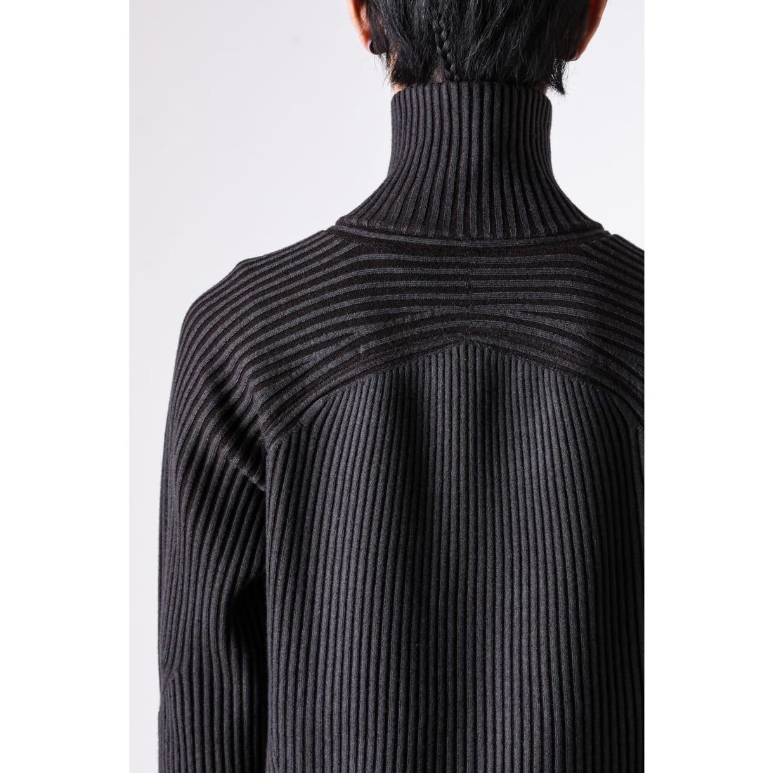 オマールアフリディ Omar Afridi ARTICULATED DRIVERS KNIT SWEATER