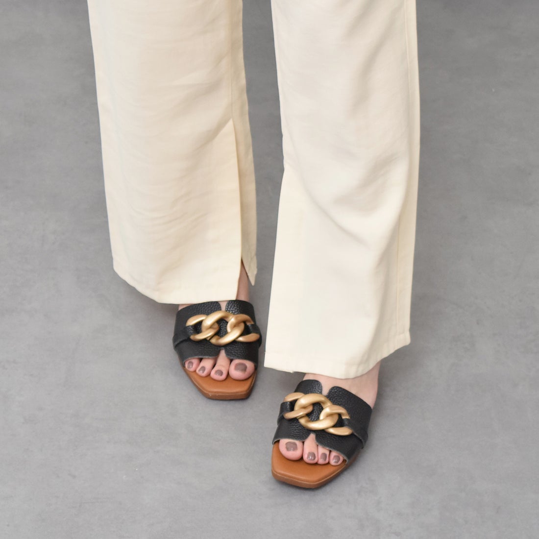 オー マイ サンダルズ Oh my Sandals ローヒールチェーンミュール