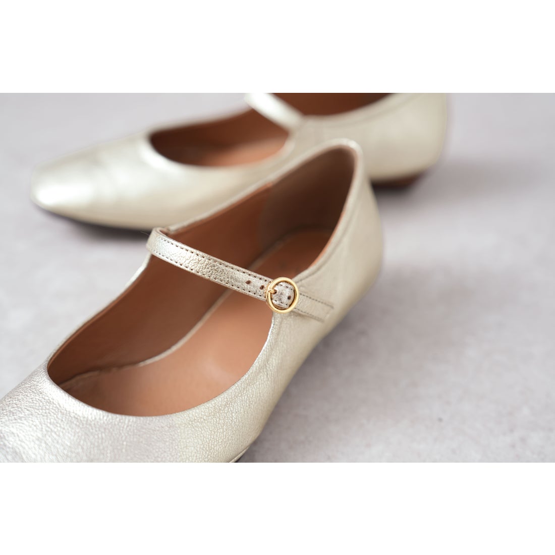 サヤ SAYA フラットボロネーゼ製法本革メリージェーンシューズ