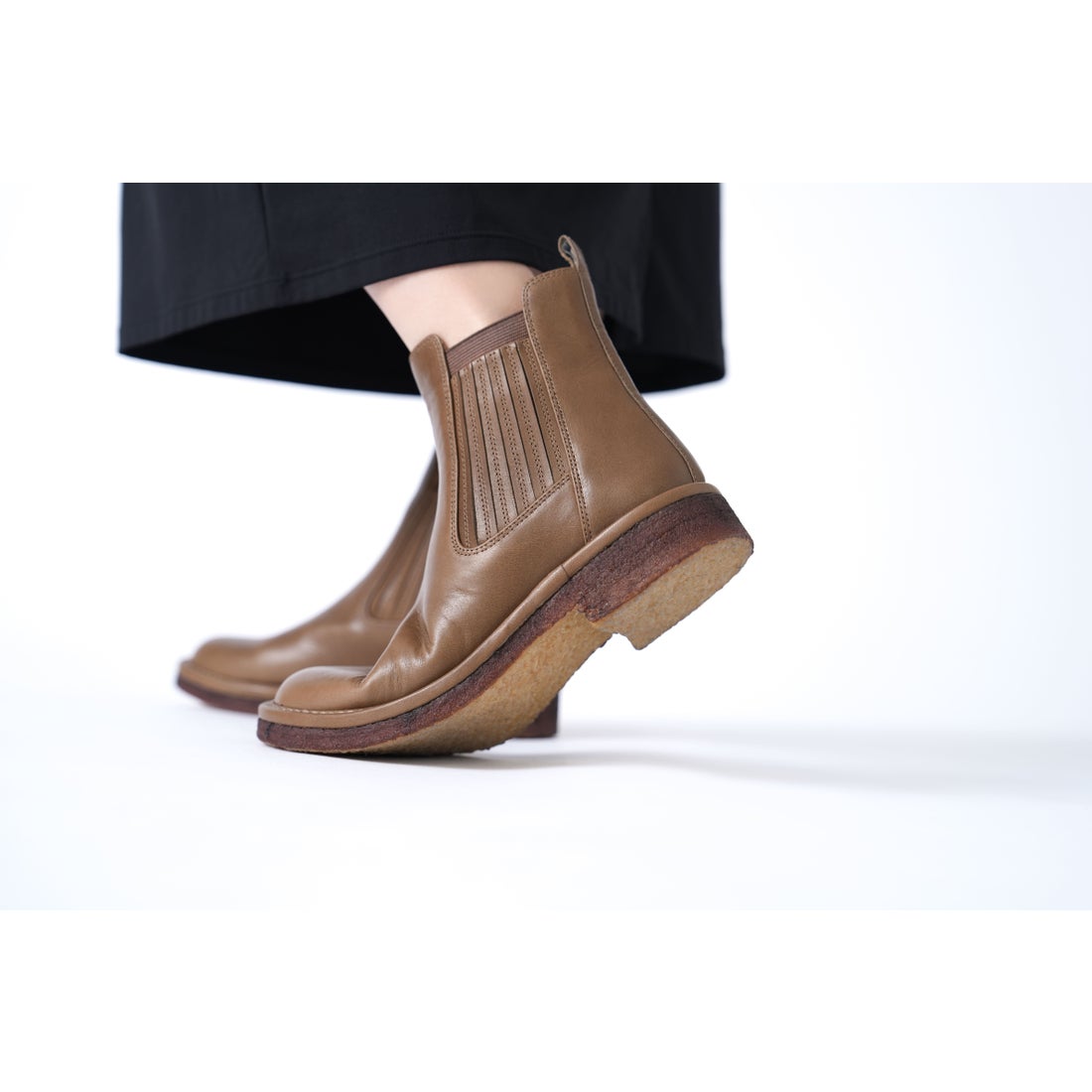 サヤ SAYA 3cm本革ラウンドトウプラット製法サイドゴアブーツ （ダーク