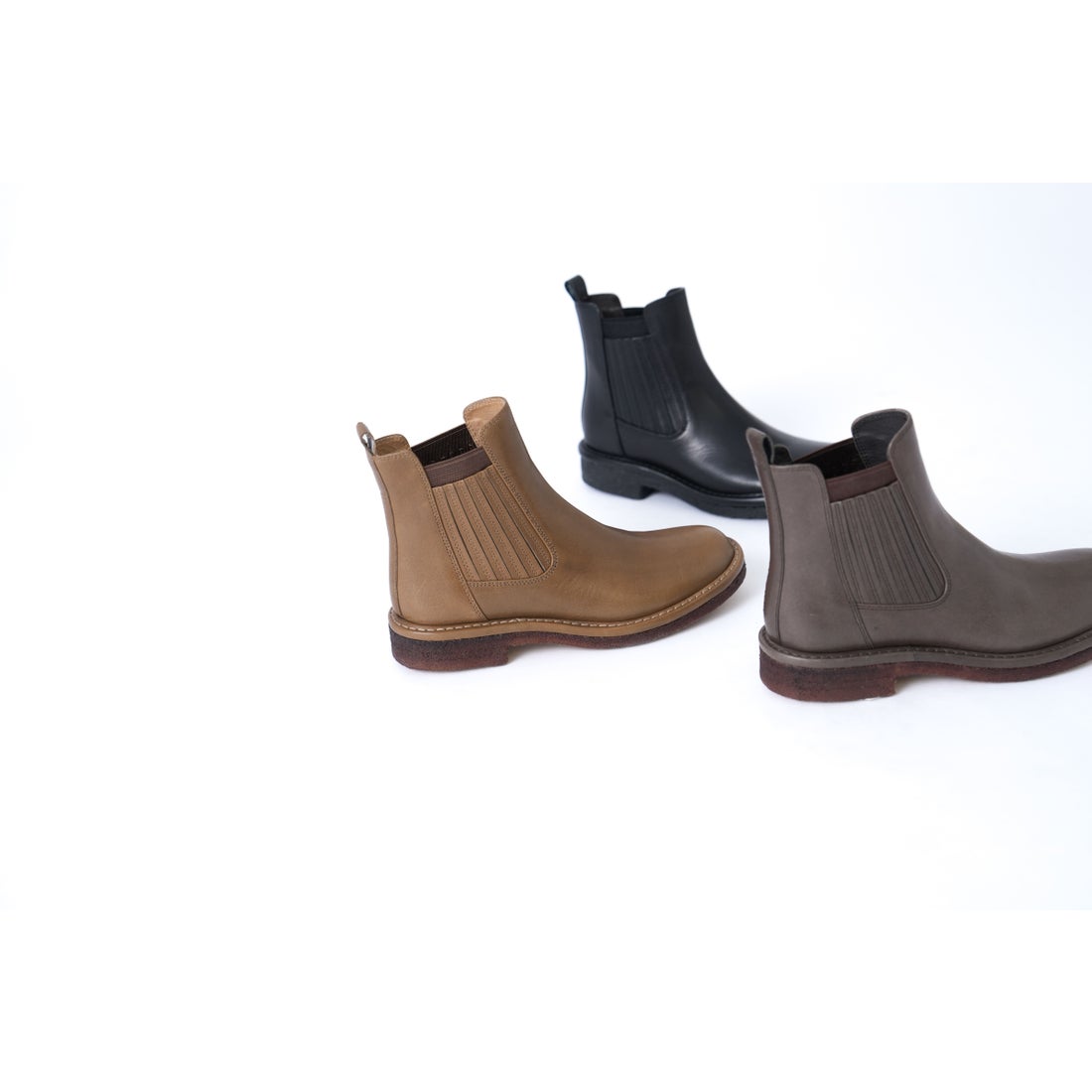 サヤ SAYA 3cm本革ラウンドトウプラット製法サイドゴアブーツ （ダーク