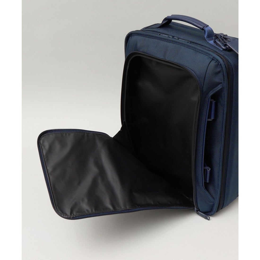 シップス SHIPS 【SHIPS別注】TUMI: 完全別注モデル『ALPHA 3』ミッド