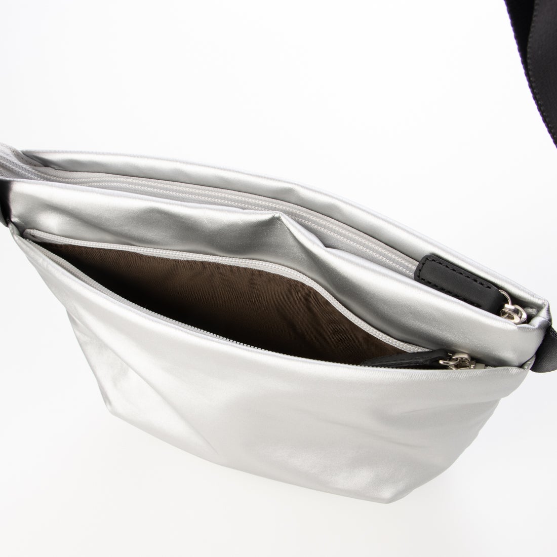 ペレボルサ PELLE BORSA ショルダーバッグ （ネイビー