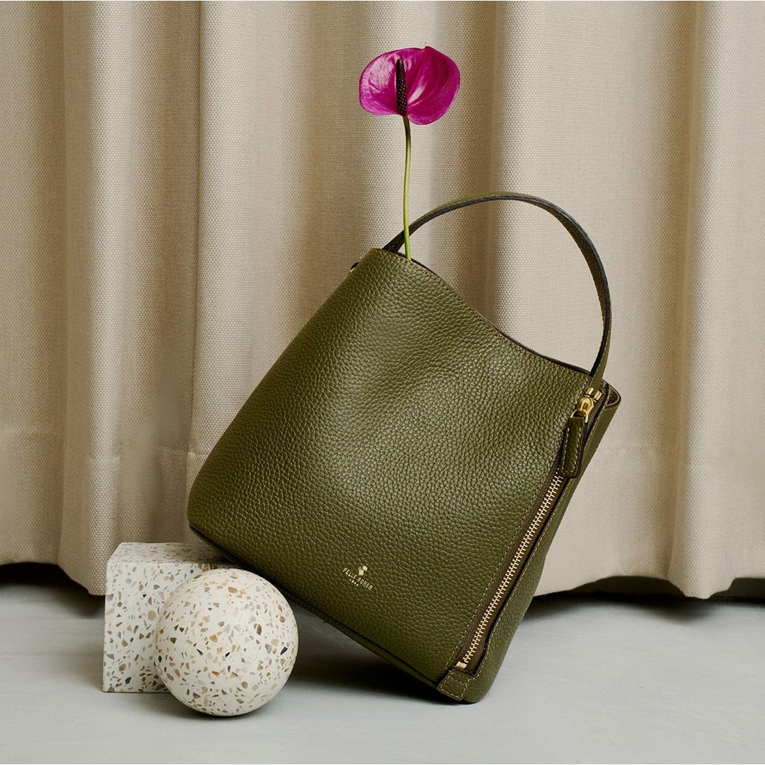 ペレボルサ PELLE BORSA 「レネット」2WAYショルダー （カーキ） -靴