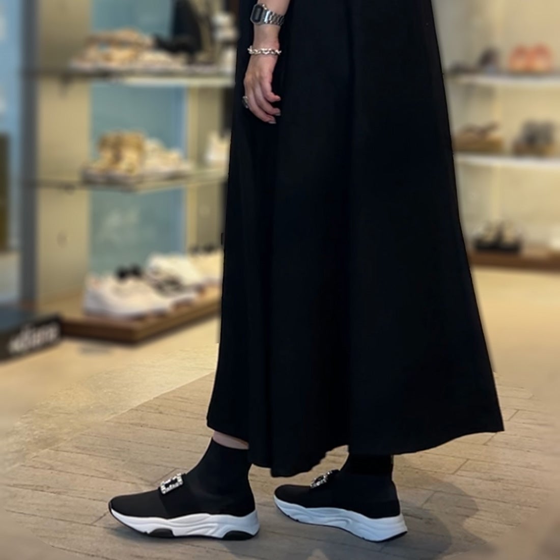 プラスダイアナ ＋diana 【ミドル丈】クリスタルバックル ニット