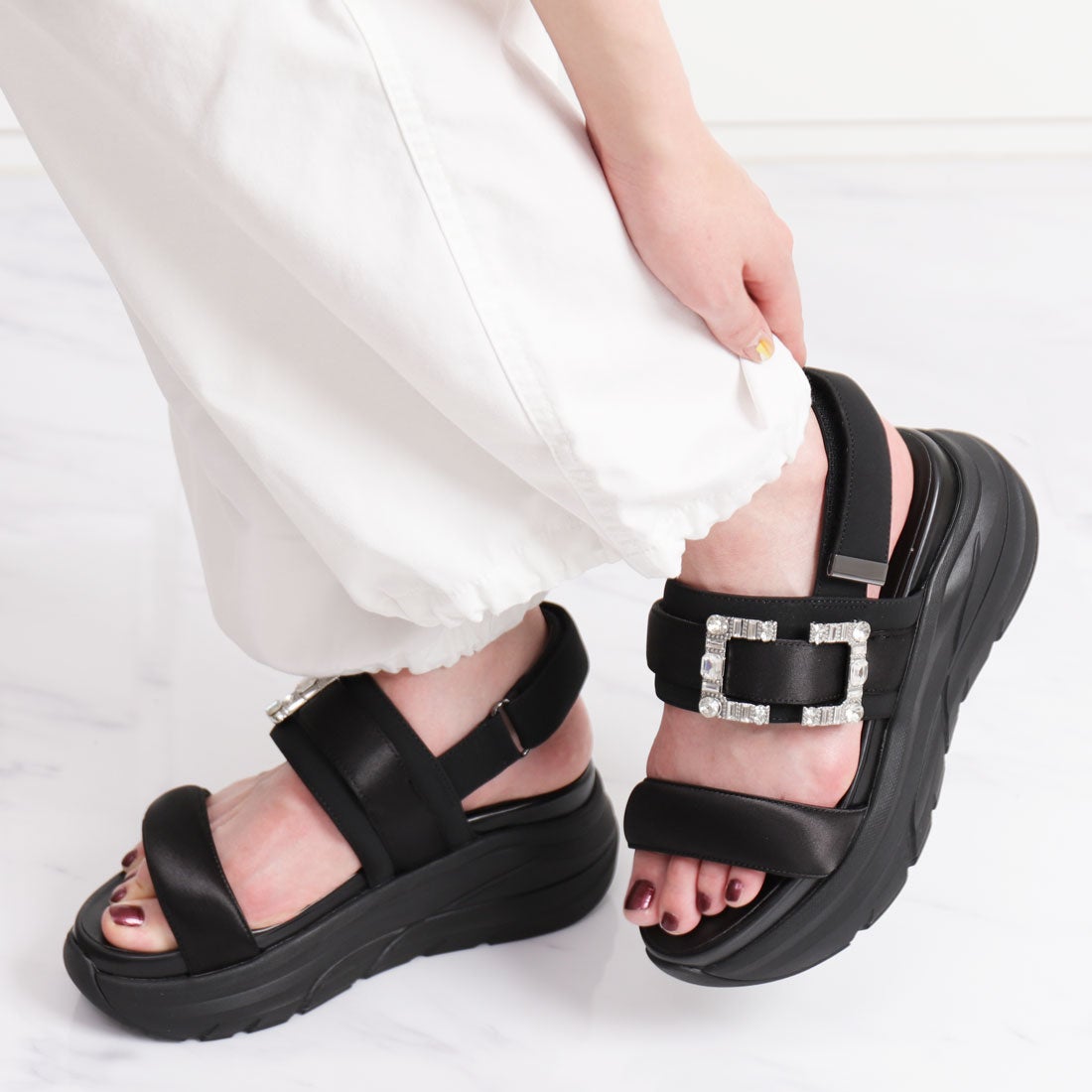 プラスダイアナ ＋diana 【軽量】ビジューバックル付き フットベット