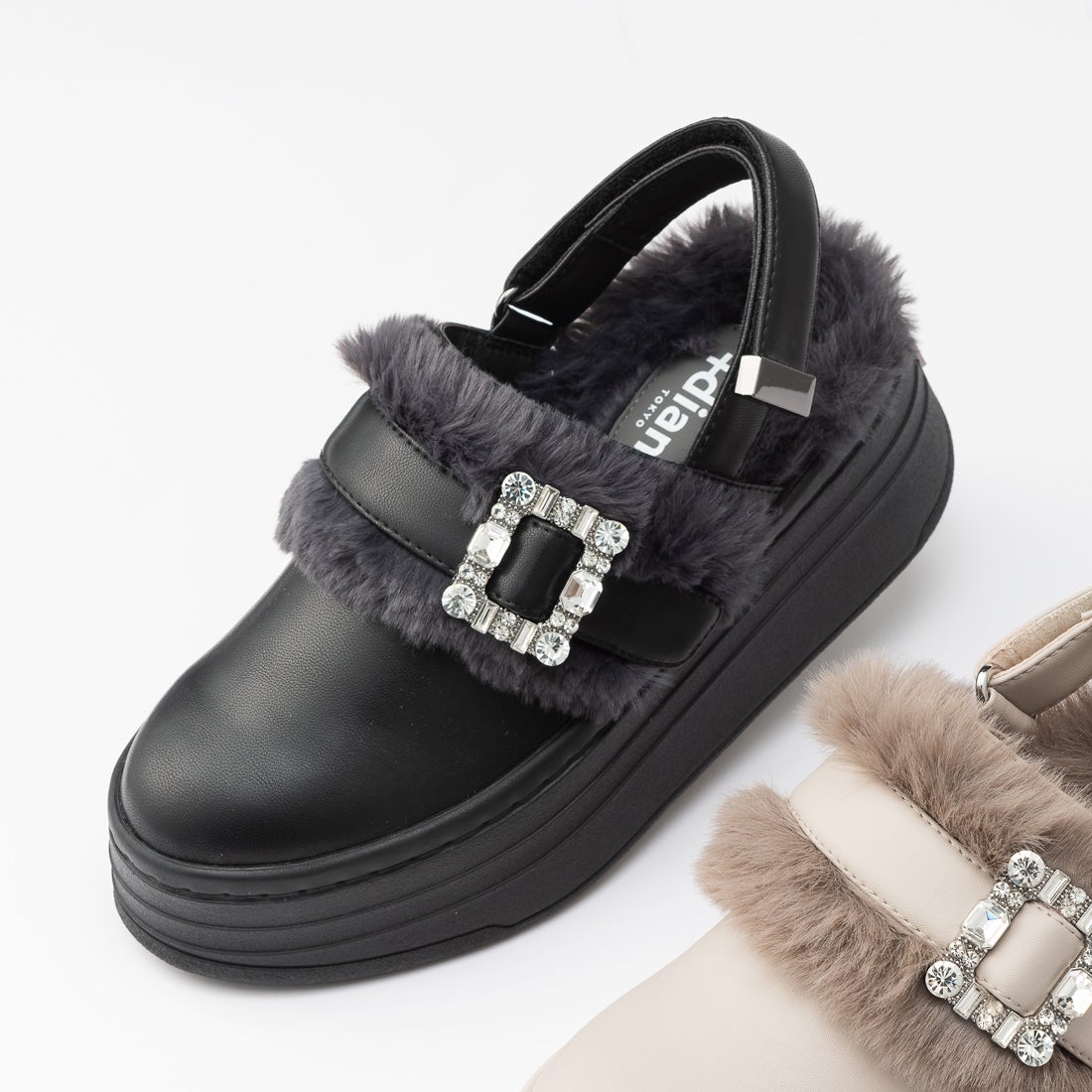 プラスダイアナ ＋diana 【軽量】厚底サボサンダル （黒人工スムース