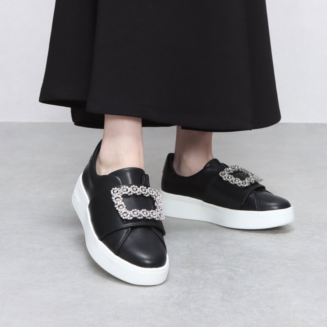 ＋diana プラスダイアナ +diana 超軽量ビジューバックルスリッポン