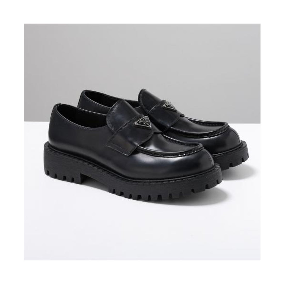 プラダ PRADA PRADA ローファー 2DE151 B4L トライアングルロゴ レザー