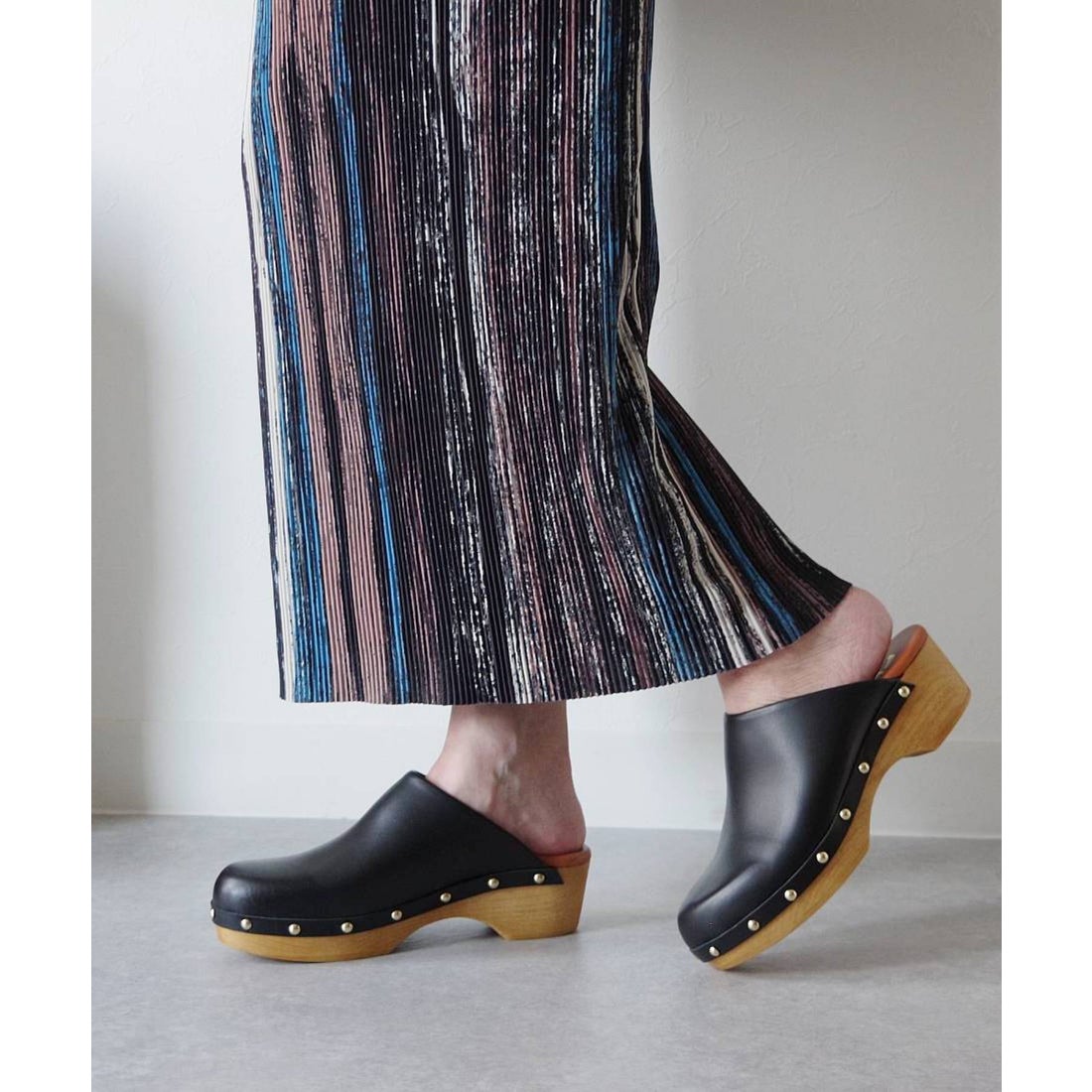 プーペ PUPE レザーサボサンダル 239003-negro （NEGRO） -靴