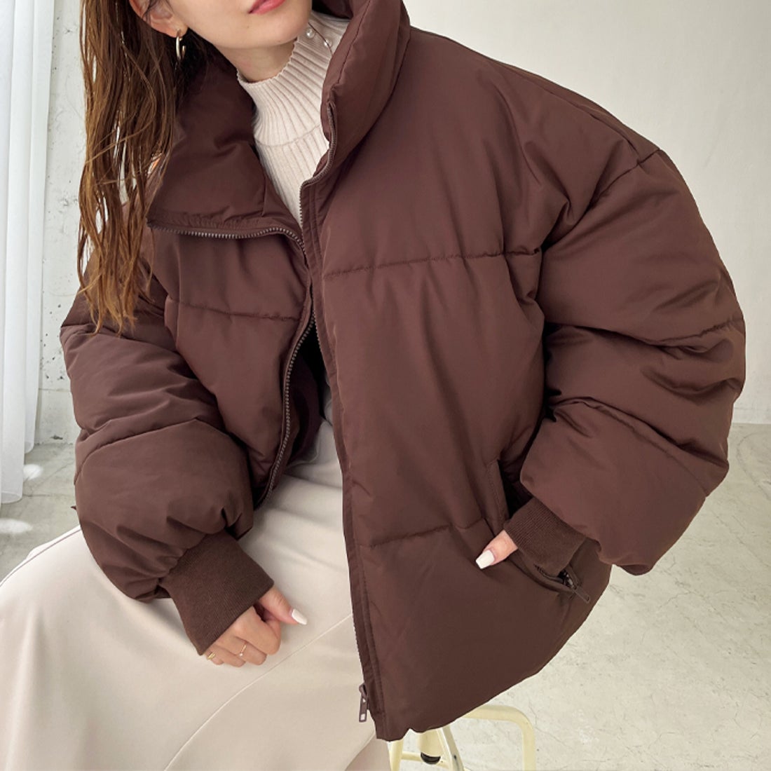 ジーラ GeeRA スタンドカラーフェイクダウンジャケット （ブラウン