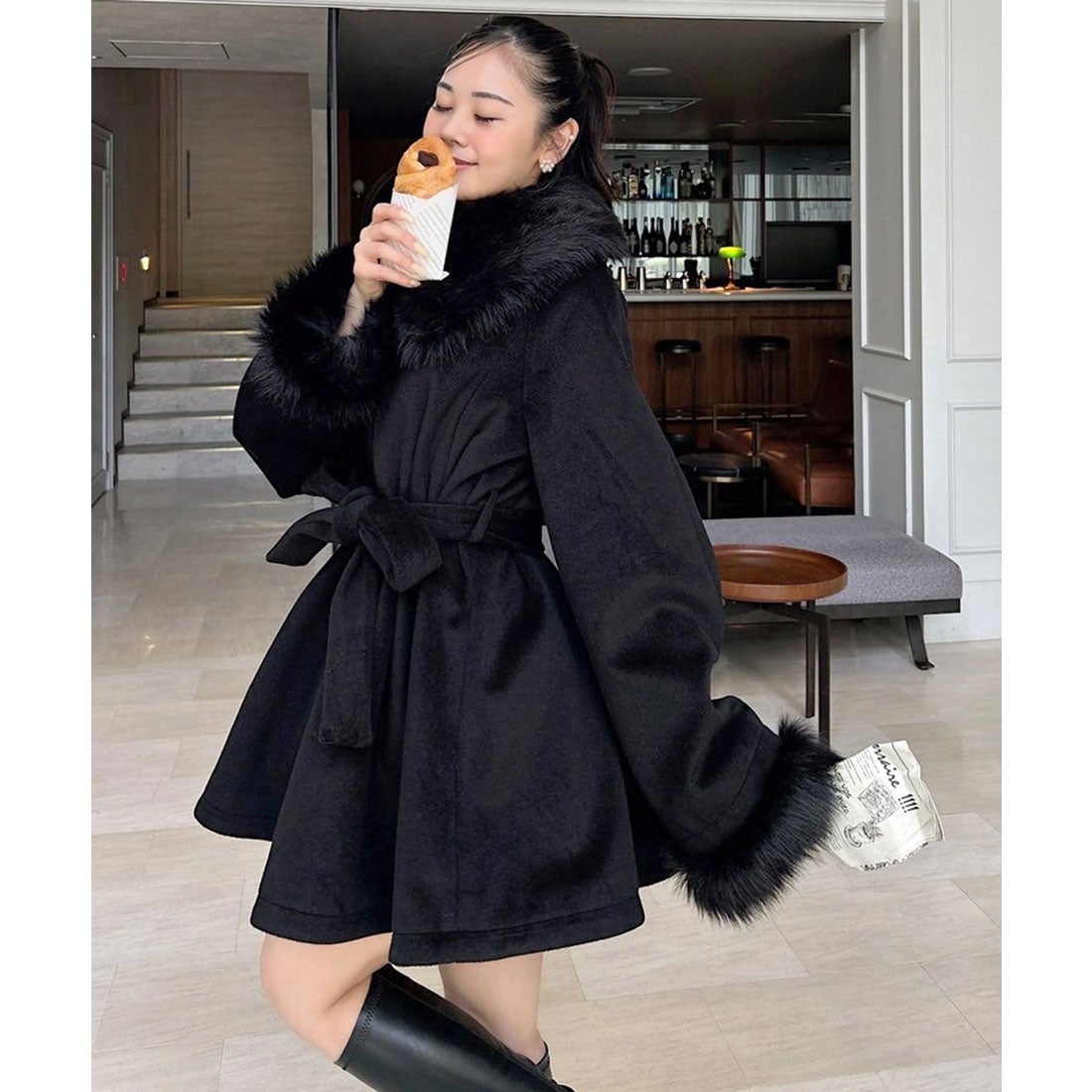 ロイヤルパーティー ROYAL PARTY ファー付ポンチョ風コート （ブラック