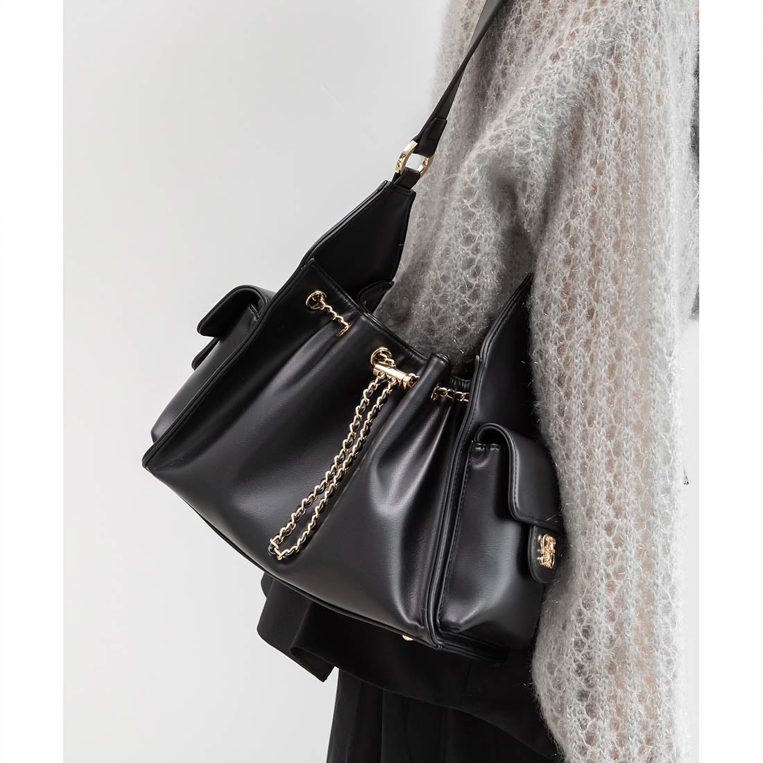 ランダ RANDA 巾着デザインショルダーバッグ （BLACK） -靴