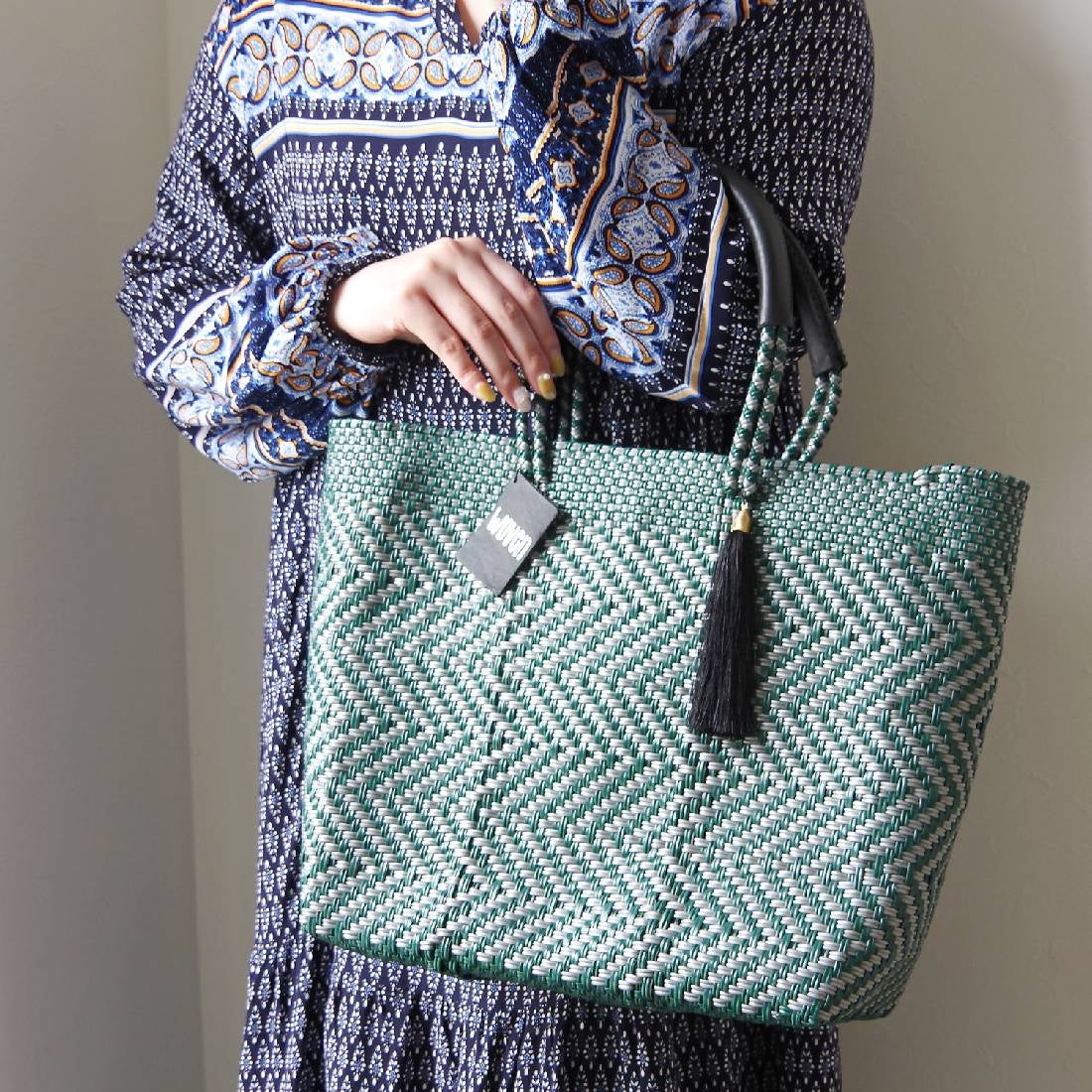 ウーヴン WOVEN メルカドバッグ ミドルトート bk-bag-mid-pl-ver-wav