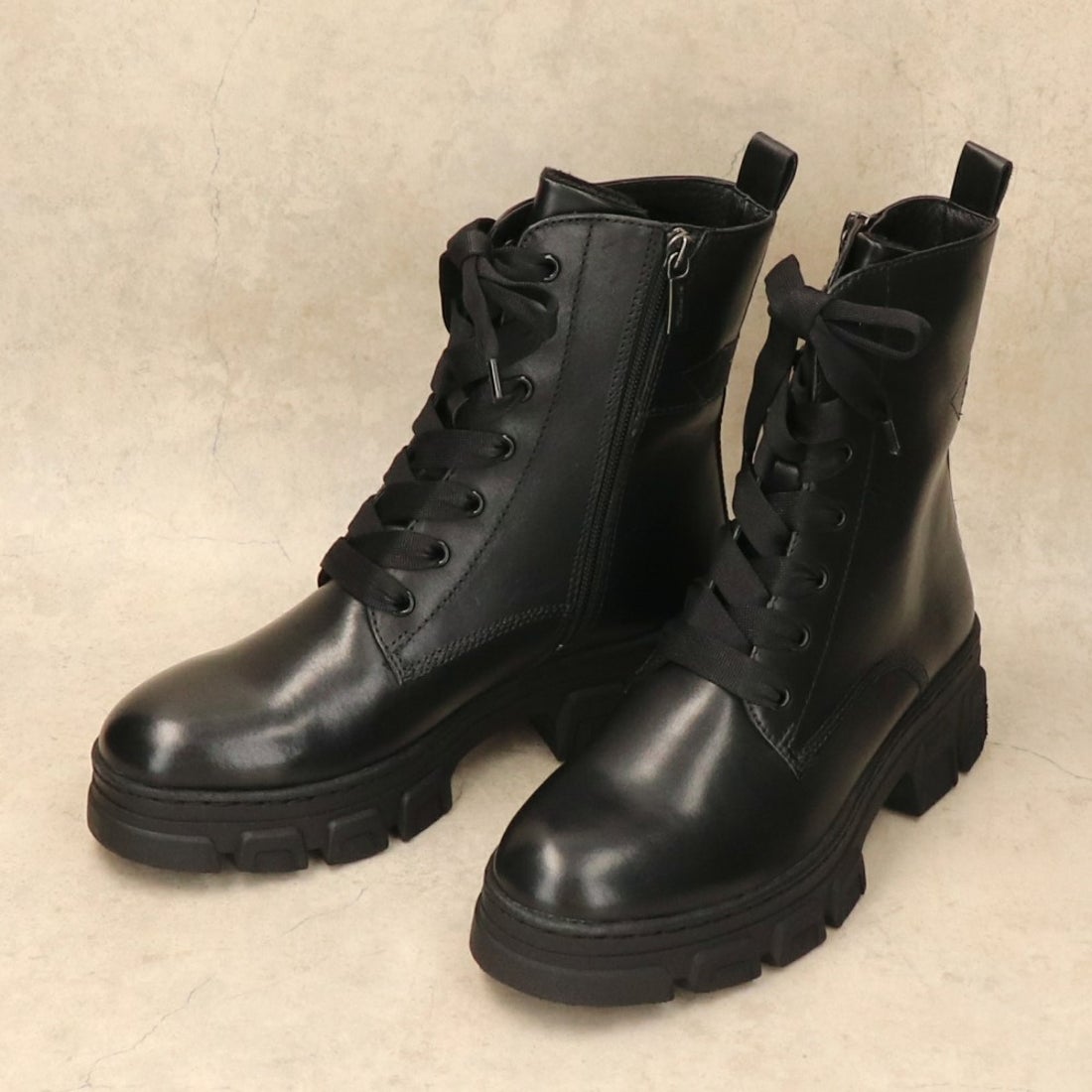 タマリス Tamaris ボリュームソールレースアップブーツ （ブラック