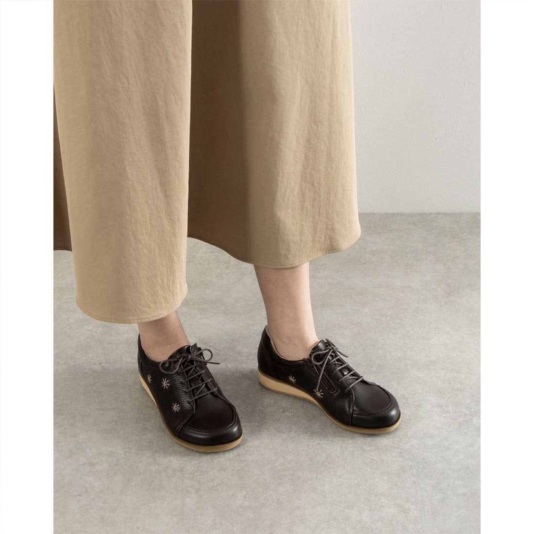 トキミノクツ 時見の靴 5E 牛革オブリークカジュアルヒモシューズ