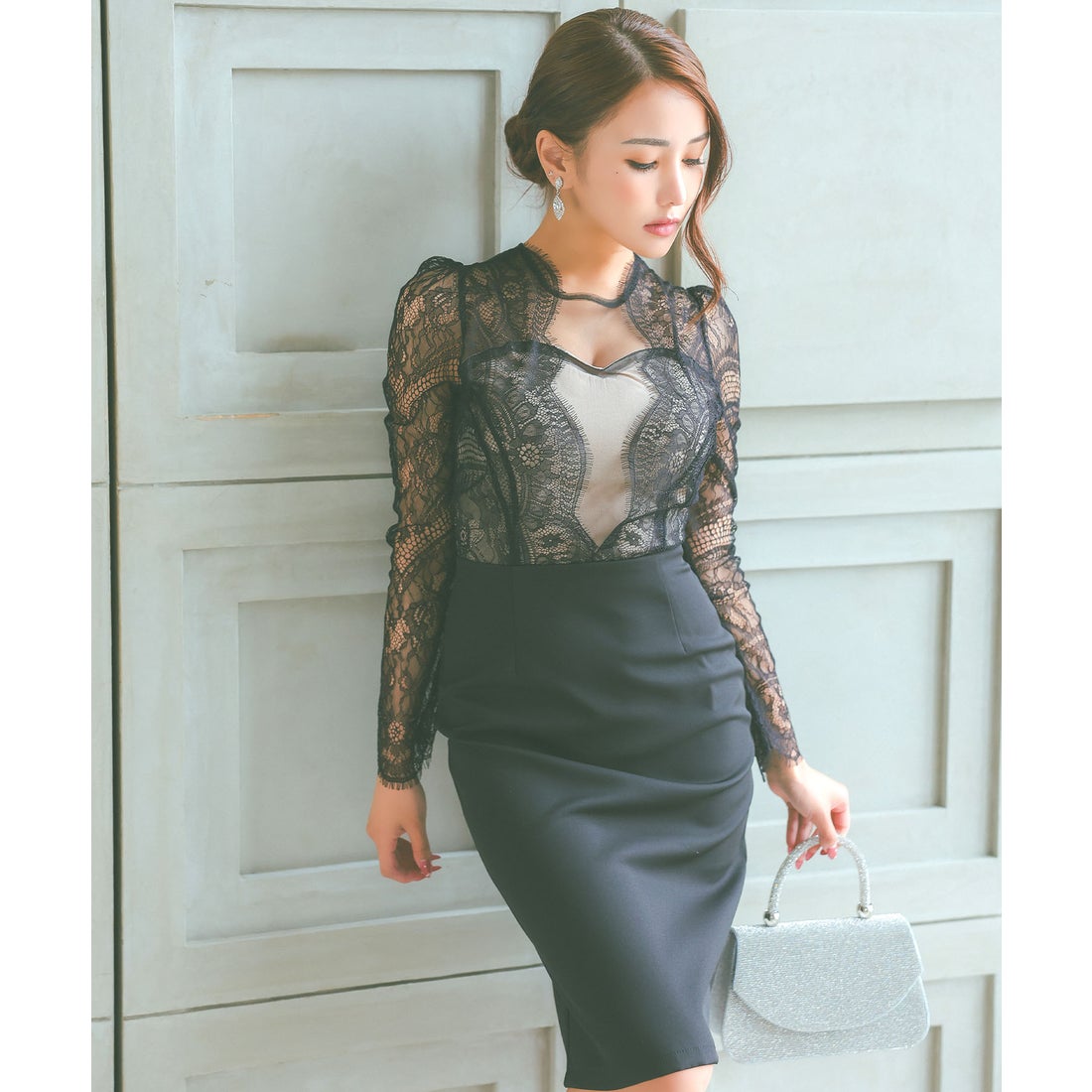 ティカ Tika キャバドレス タイト 膝丈ドレス 袖あり スカラップレース