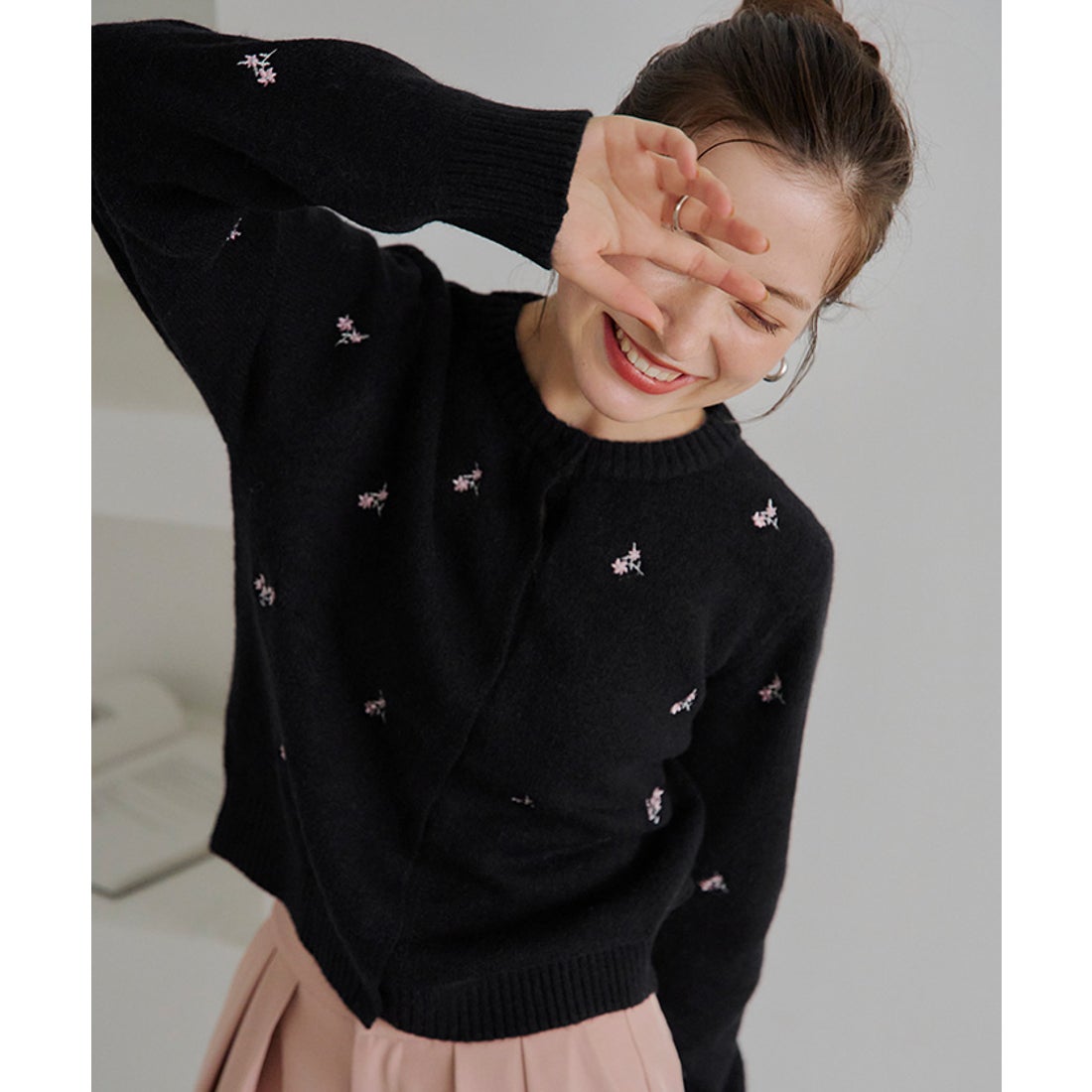 ティティベイト titivate アルパカタッチフラワー刺繍カーディガン