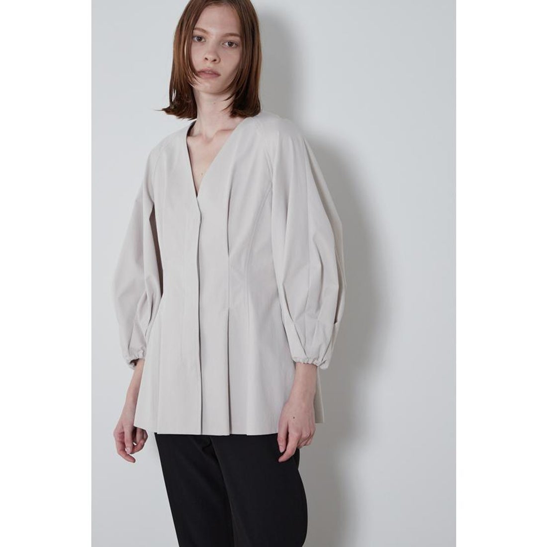 ル フィル LE PHIL 《LE PHIL》タスランストレッチブラウス （ベージュ