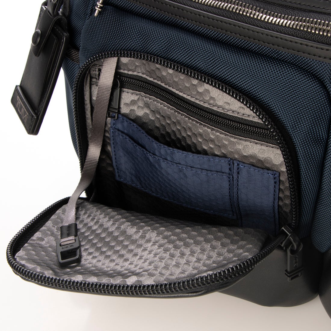 トゥミ TUMI IRWIN DUFFEL （NAVY） -アウトレット通販 ロコレット