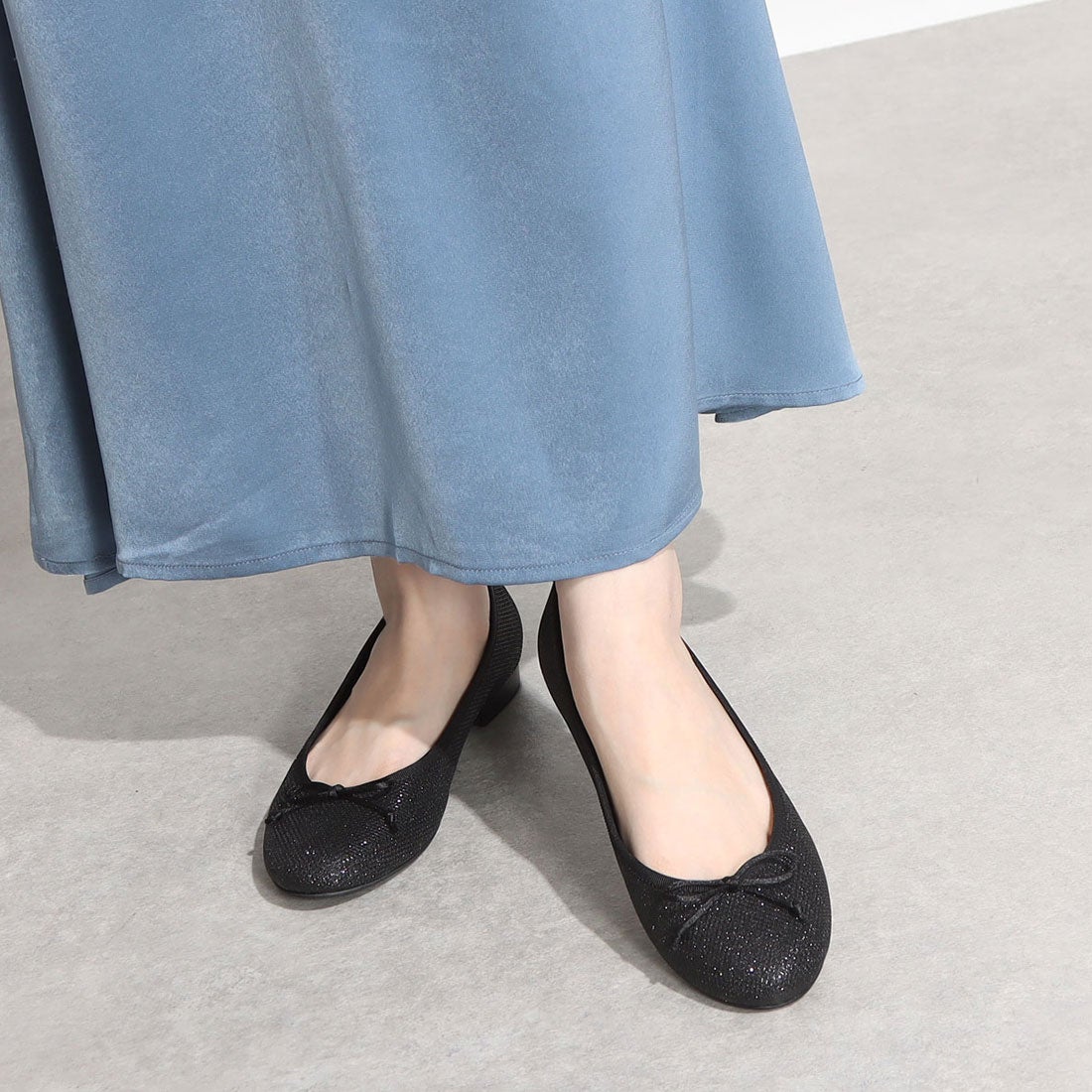 アンリーフ unReef ラウンドトゥリボンパンプス （ブラック） -モーダ