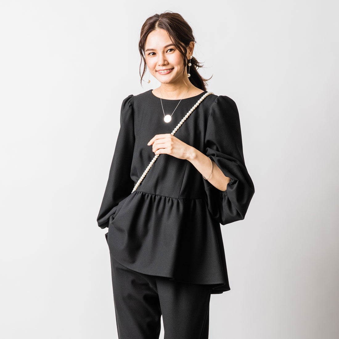 ヴィリーナ VIRINA フランブラウス （ブラック） -靴＆ファッション