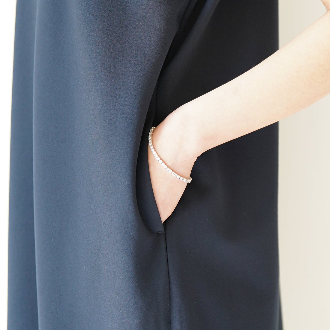 ヴィリーナ VIRINA シアランタンスリーブワンピース （ネイビー