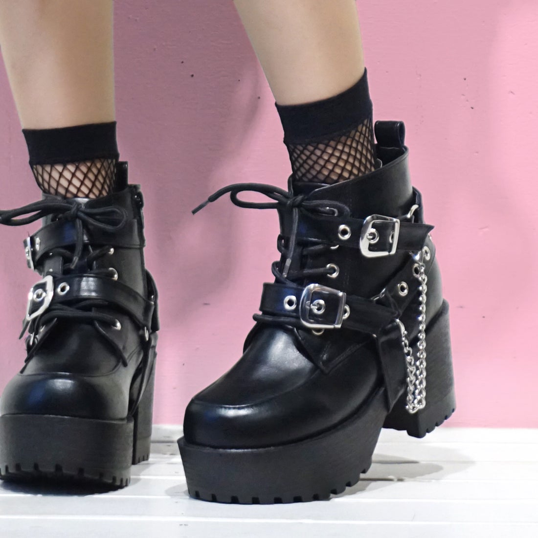 ヨースケ YOSUKE 厚底レースアップブーツ （ブラック） -ファッション