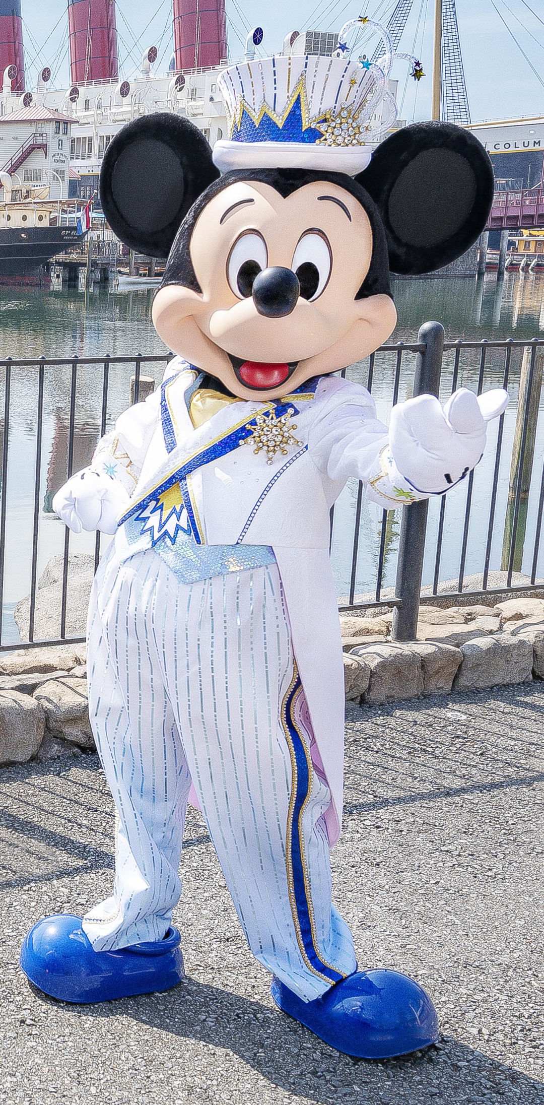 東京ディズニーシー20周年：タイム・トゥ・シャイン！」輝きを表現した