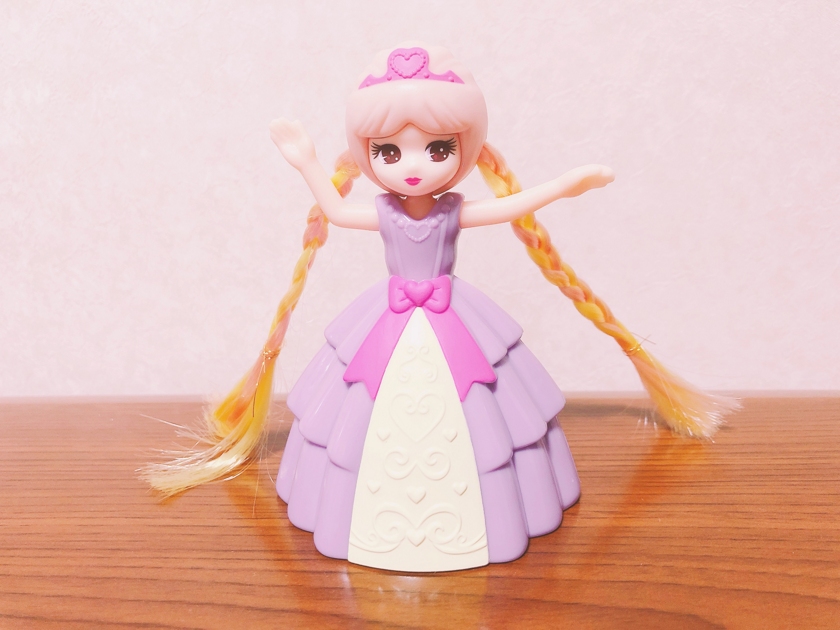 ハッピーセット「リカちゃん」期間限定で販売！ヘアアレンジやドレスの