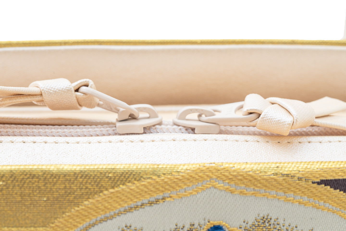 Online限定【引箔を使った帯地の利休バッグ】百花唐草柄淡色/二重織