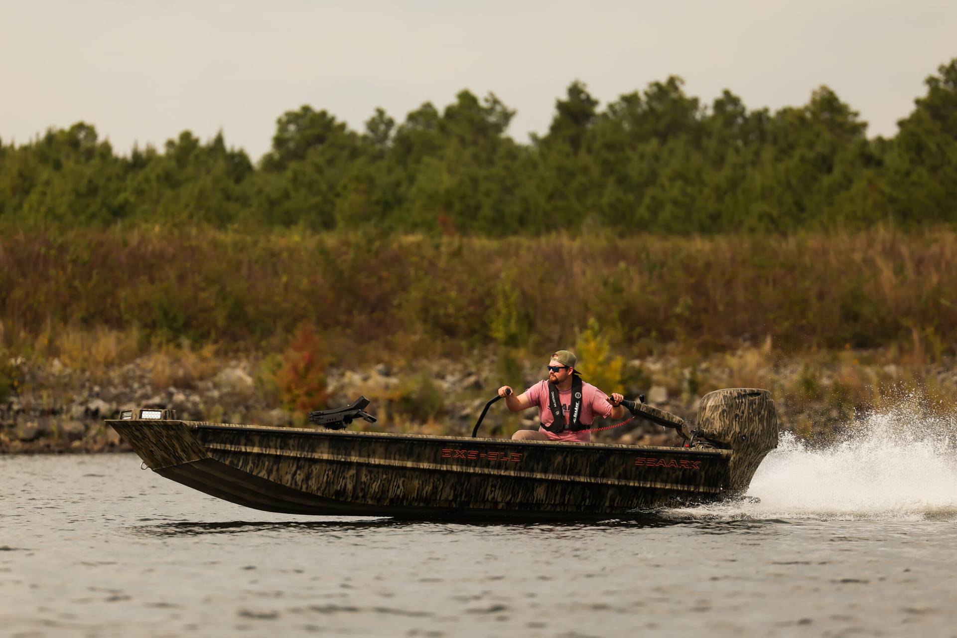 Explore the 2025 1652 SLD | SeaArk Boats