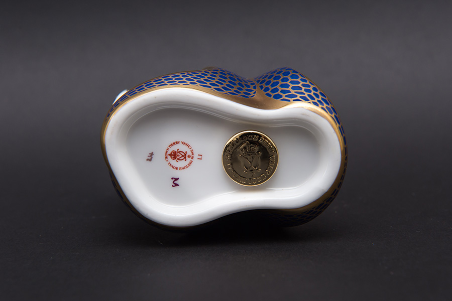 ロイヤル・クラウン・ダービー ペーパーウェイト スネーク（ヘビ）を