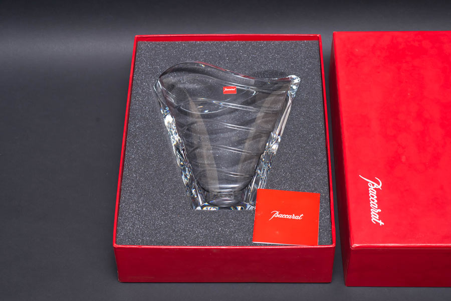 バカラ ウェーブ フラワーベース（22cm）を買い取りました｜ブランド