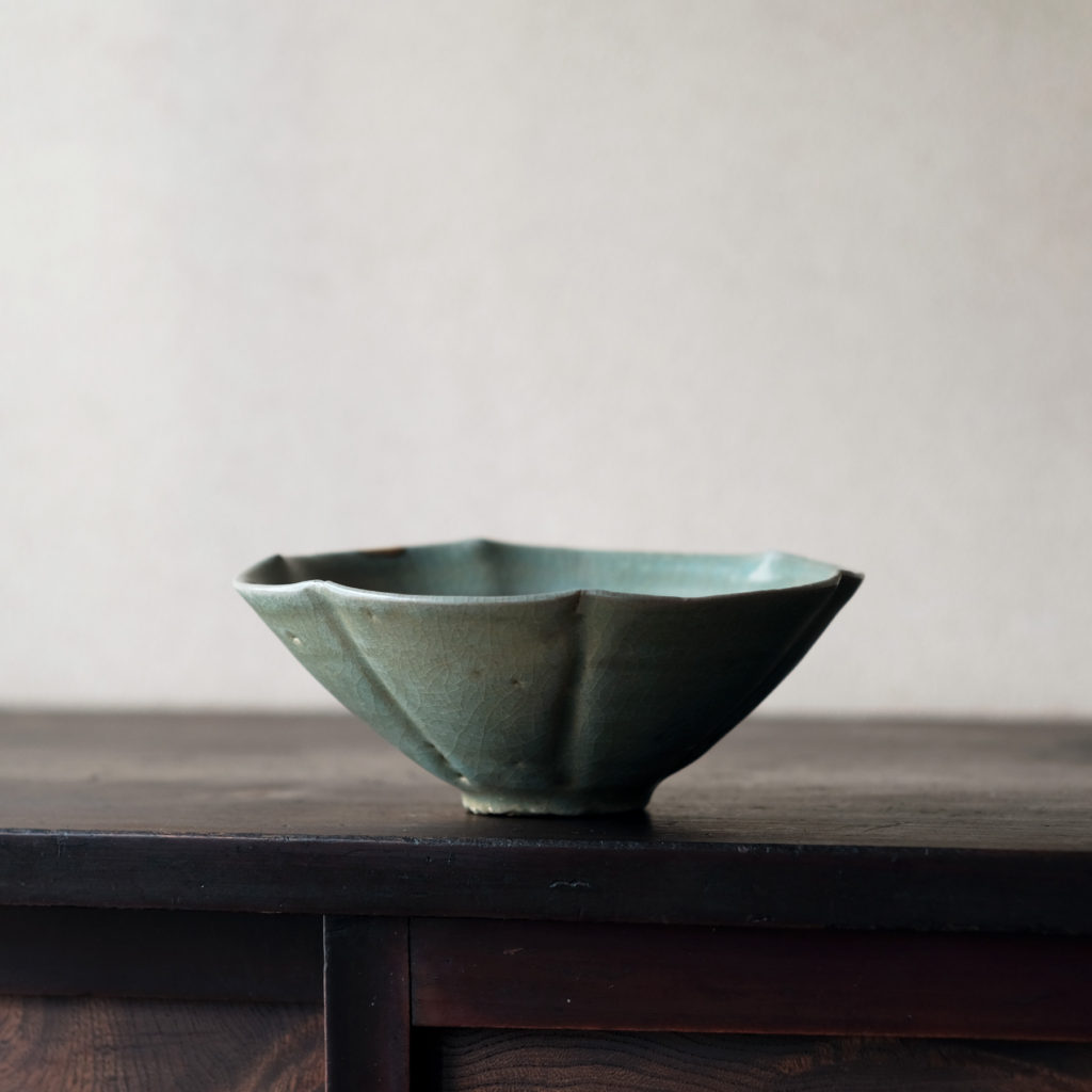 高麗 青磁輪花茶碗 | 骨董と詩学 Antique & Poetics | 蛇韻律