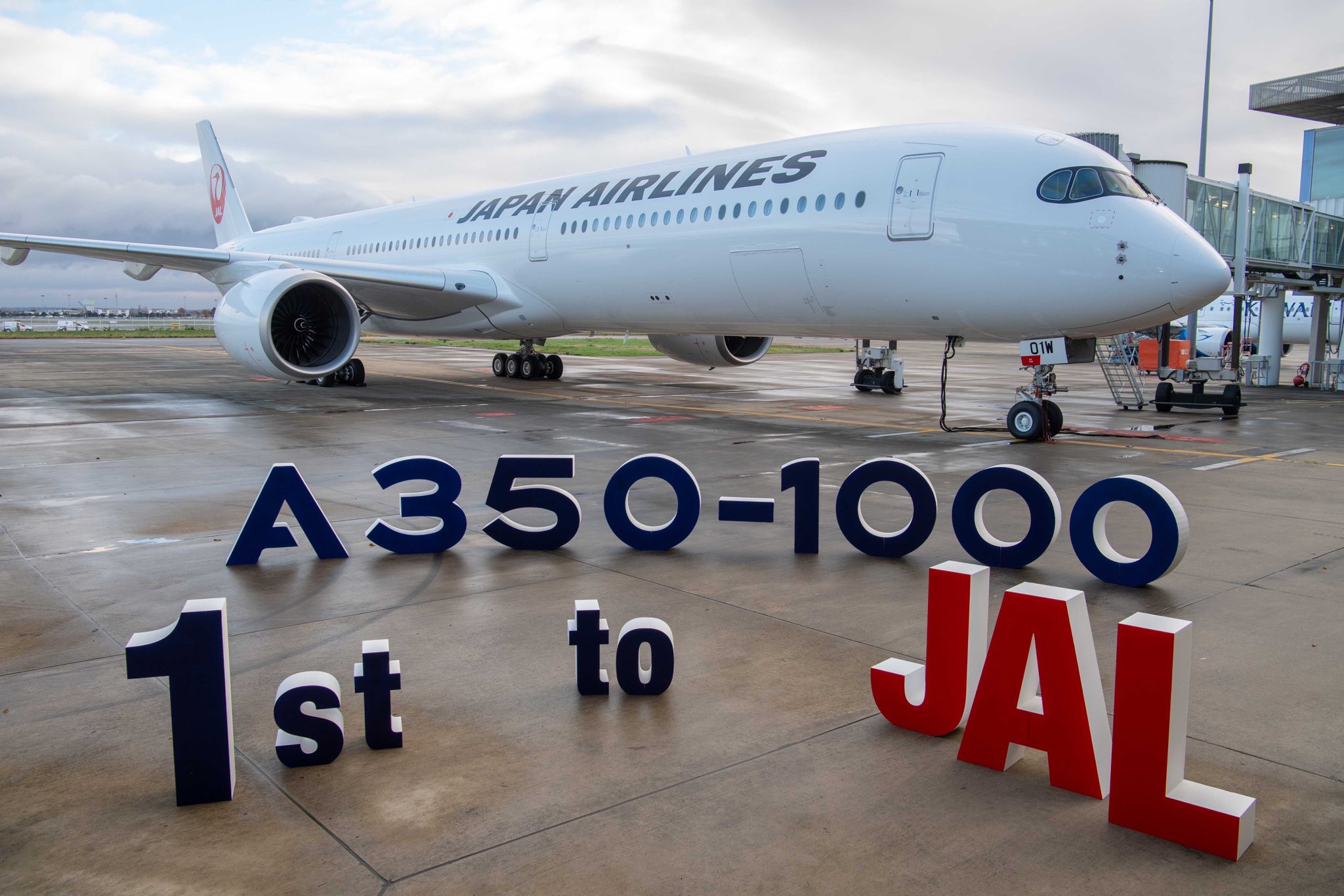 JAL、A350-1000型機の初号機を受領 本日2023年12月15日午前10時頃に