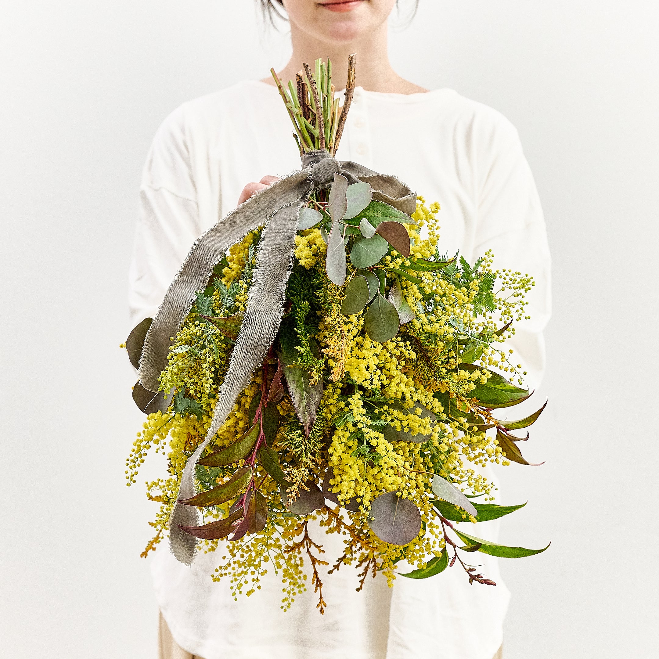 受注販売】早春の枝ものでつくったミモザスワッグ（生花）