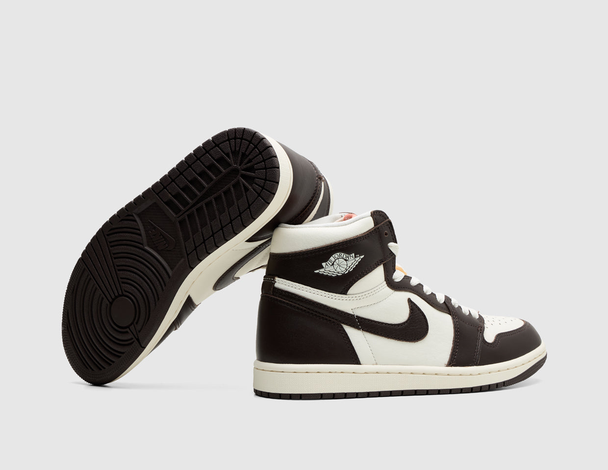 Jordan Women's 1 Retro High OG Baroque Brown / Sail - Light Madder