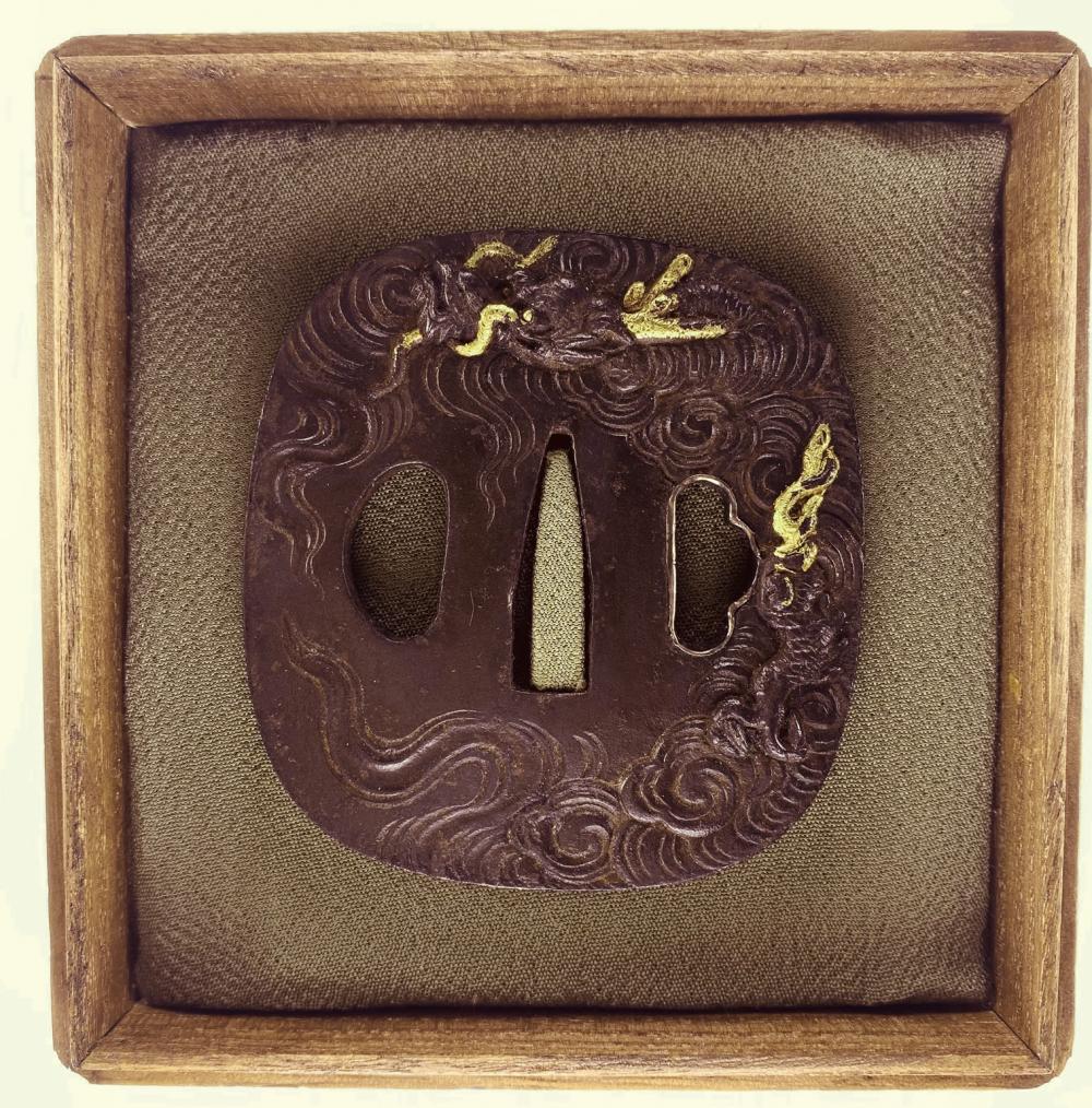 鐔 無銘 伝薩摩 雲龍図 / Tsuba Mumei Den Satsuma - 勝武堂 【創業