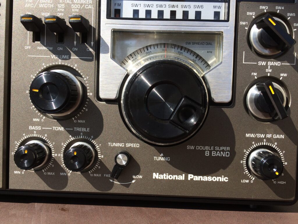 ソニー ICF-5900 – アナログBCLラジオの金字塔 | 【昭和レトロ