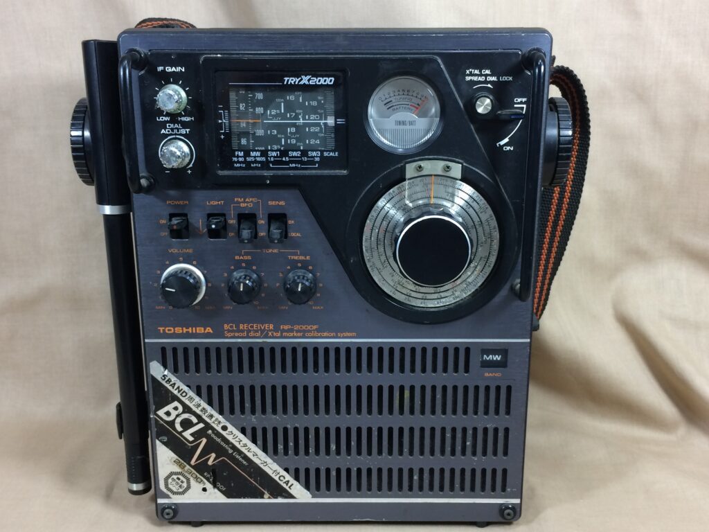 東芝 RP-2000F – 第3勢力が狙ったBCL革命 | 【昭和レトロ】ゴールデン