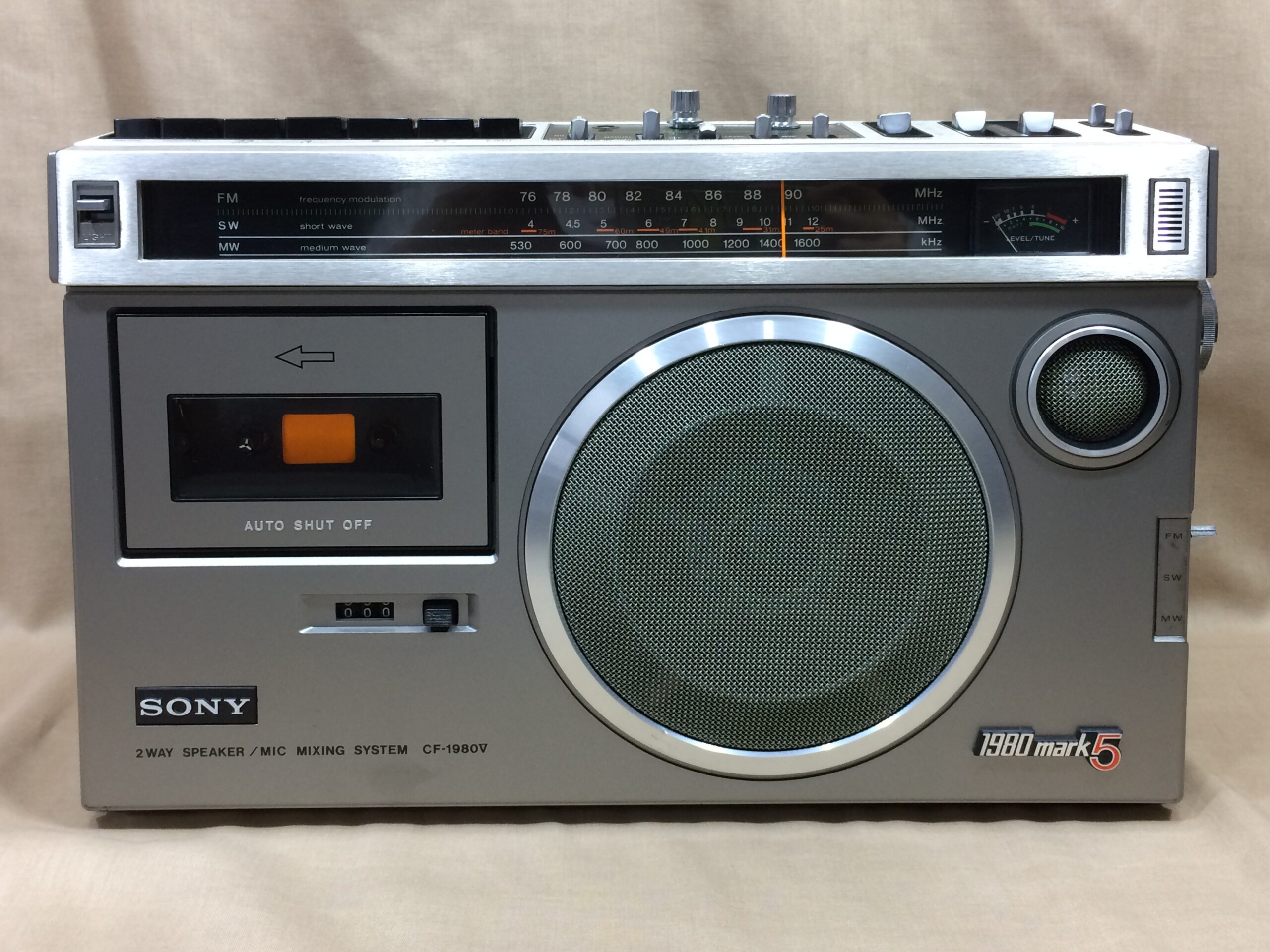 ソニー CF-1980mark5 – 少しハデになったシリーズ最終モデル | 【昭和