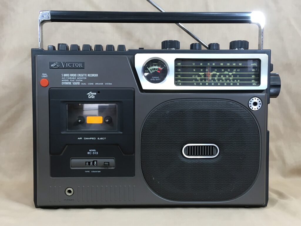 ビクター FR-6600 – 登場が遅すぎたアナログ式周波数直読BCLラジオ